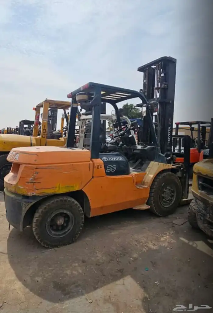 رافعات شوكيه فور كلفت للاجار الشهري واليومي 3