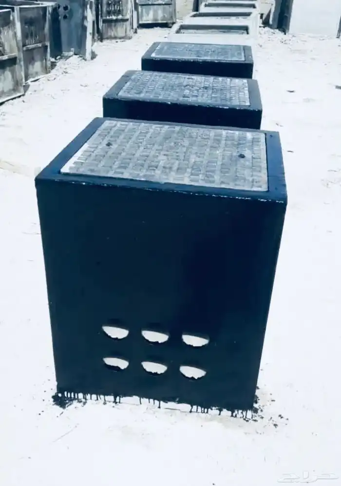 حواجز خرسانية مناهيل 6