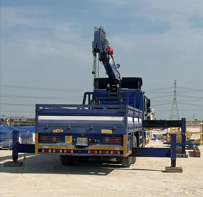 BOOM TRUCK 10TON FOR RENT 4