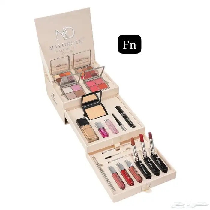 بوكس مكياج بديل ديور 0