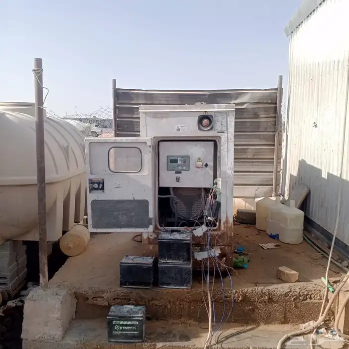 سقالات وعدد 2 مولد كهرباء 2