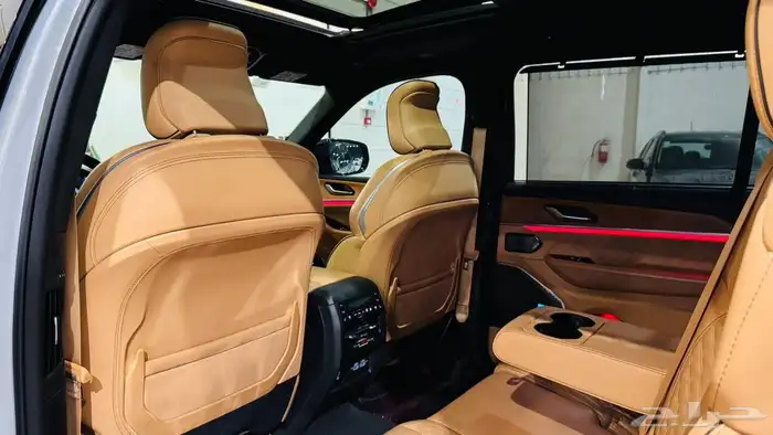 جراند شيروكي 2021 ساميت ( بحالة ممتازة ) 10