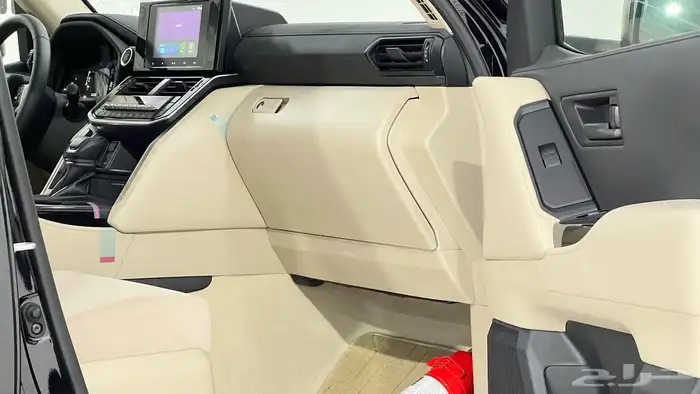 تويوتا لاندكروزر GX.R.2025هدد تنفس طبيعي خليجي بنزين0 8