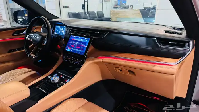 جراند شيروكي 2021 ساميت ( بحالة ممتازة ) 5