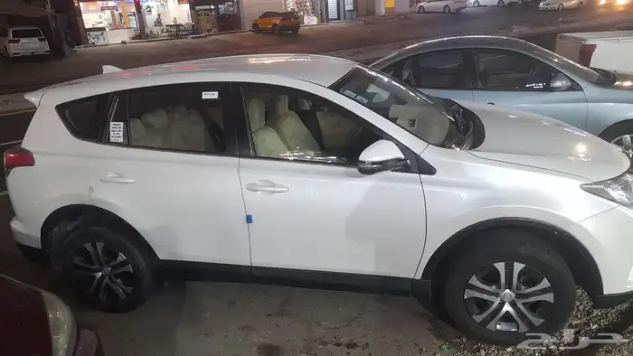 سيارة تايوتا راف فول للبيع 6