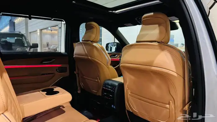 جراند شيروكي 2021 ساميت ( بحالة ممتازة ) 9