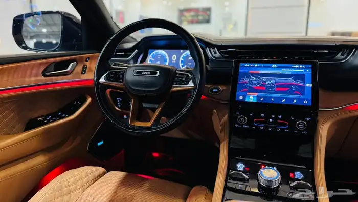 جراند شيروكي 2021 ساميت ( بحالة ممتازة ) 6