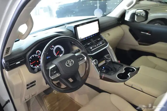 تويوتا لاند كروزر GXR L 4 2023 وارد عبداللطيف 5