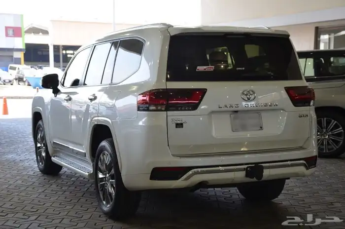 تويوتا لاند كروزر GXR L 4 2023 وارد عبداللطيف 3