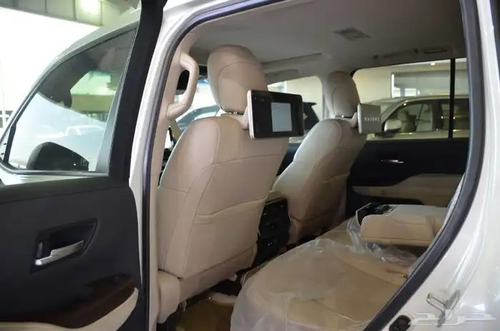 تويوتا لاند كروزر GXR L 4 2023 وارد عبداللطيف 6