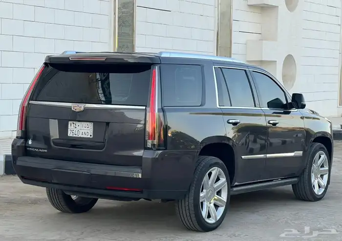 كاديلاك اسكاليد 2016 (بحالة ممتازة) 7