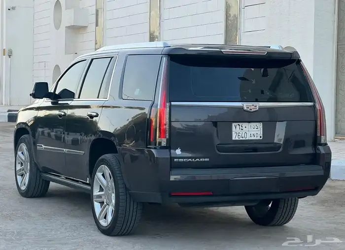 كاديلاك اسكاليد 2016 (بحالة ممتازة) 6