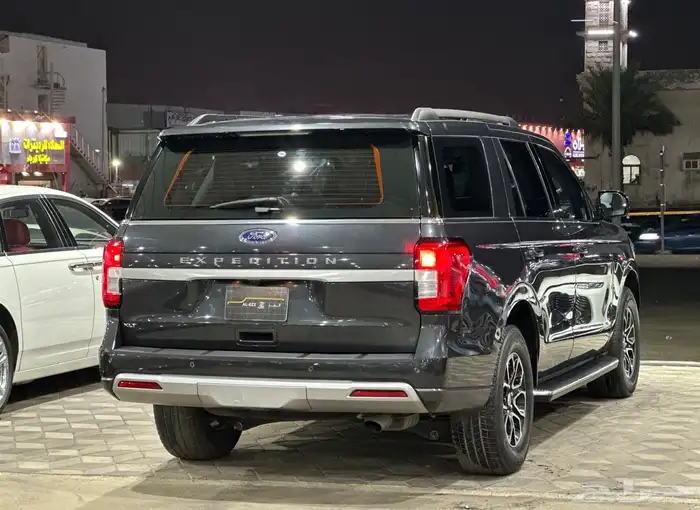 اكسبديشن XLT فل كامل موديل 2023 3