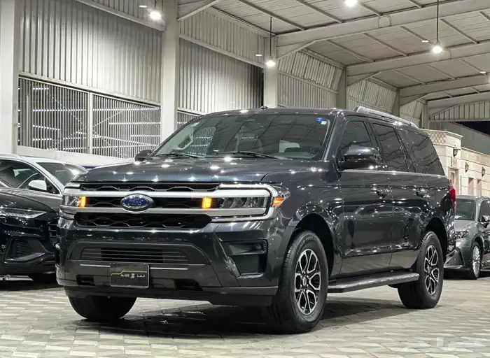 اكسبديشن XLT فل كامل موديل 2023 1