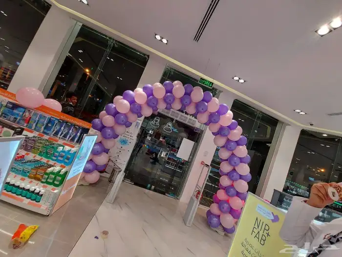 تنظيم حفلات وفتتحات تاجير شاشات مسارح استيج خشب استيج زجاج 5