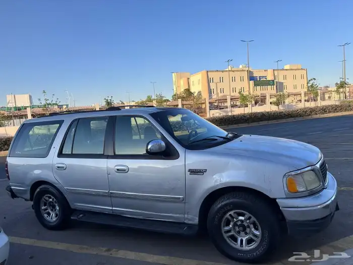 فورد اكسبديشن موديل 2001 1
