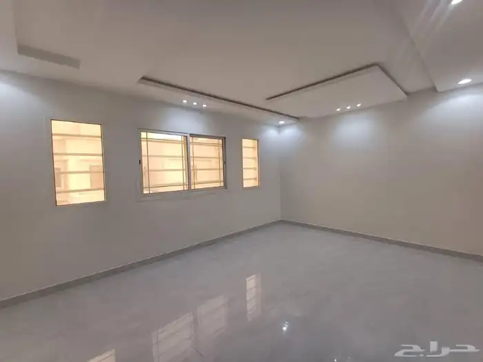 فيلا للايجار في حي الرمال ريبال شهري 5500 12