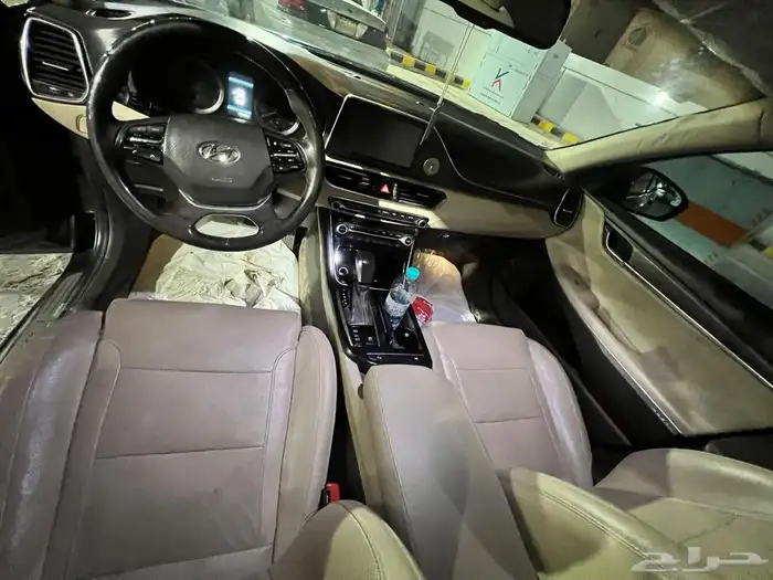 هبونداي ازيرا 2018 للبيع 13