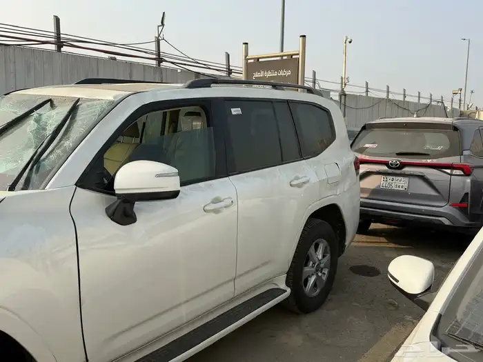 لاندكروزر مقلوب للبيع بحالتها ممشى 13 الف موديل 2025 7