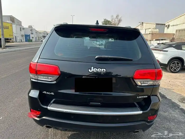 جراند شروكي 8 سلندر ليمتد 2015 1