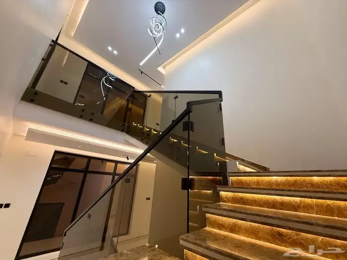 4 فلل للبيع اشرق المطار أقريب من شارع الجامعه والخدمات 4