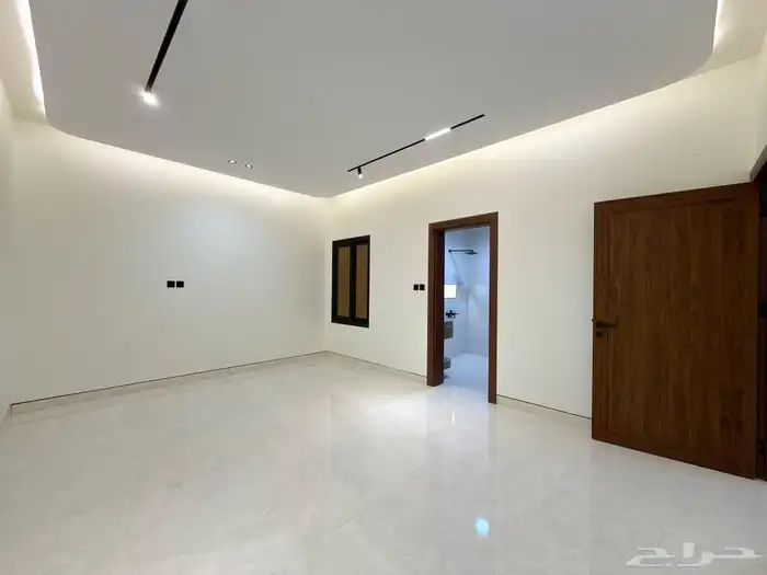 4 فلل للبيع اشرق المطار أقريب من شارع الجامعه والخدمات 3