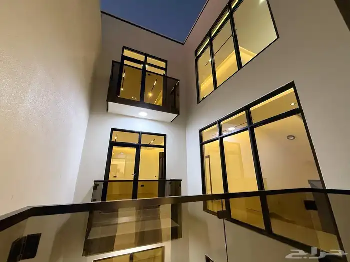 4 فلل للبيع اشرق المطار أقريب من شارع الجامعه والخدمات 6