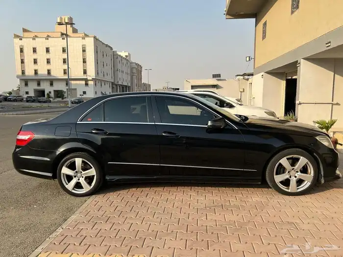 مرسيدس E200 AMG نظيف 5