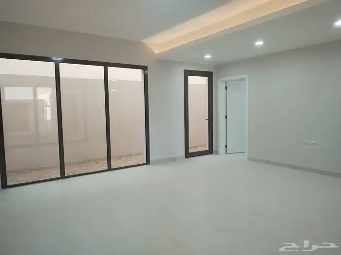 للبيع فيلا دبلوكس 250م ضاحية خزام 1