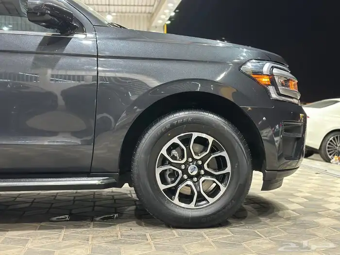 اكسبديشن XLT فل كامل موديل 2023 7