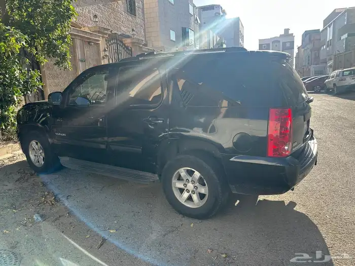 جمس يوكن 2011 أسود داخلي بيج 0