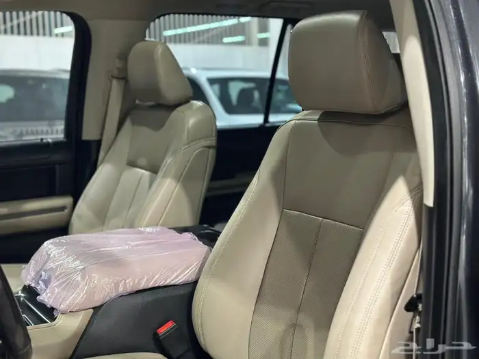 اكسبديشن XLT فل كامل موديل 2023 9