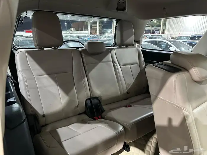 اكسبديشن XLT فل كامل موديل 2023 13