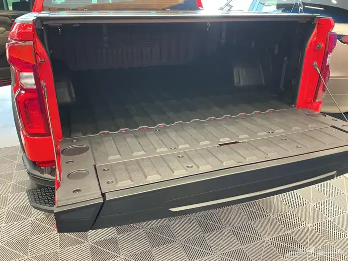 للبيع سلفرادو 2023 ZR2 مكينة 6.2 14