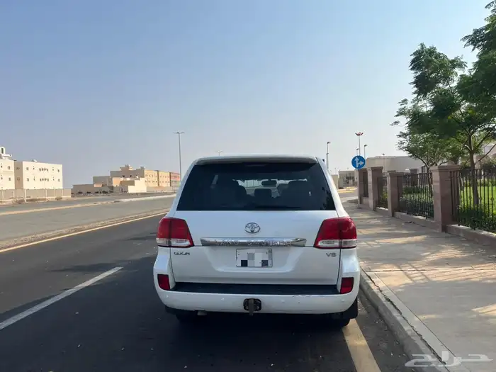 لاندكروزر 2011 4