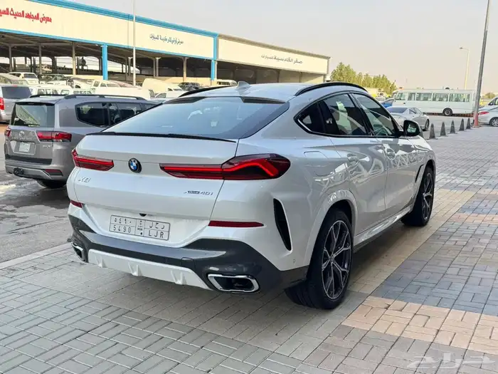 بي ام دبليو X6 2023 ناغي على الضمان والصيانه 2
