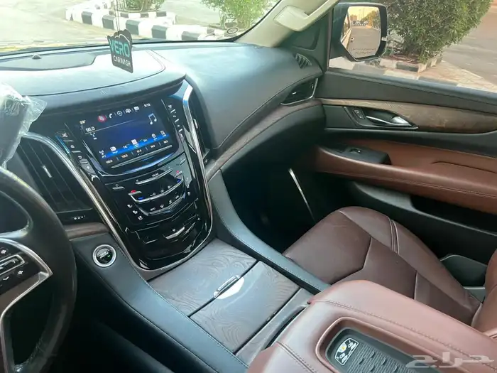 كاديلاك اسكاليد 2016 (بحالة ممتازة) 16