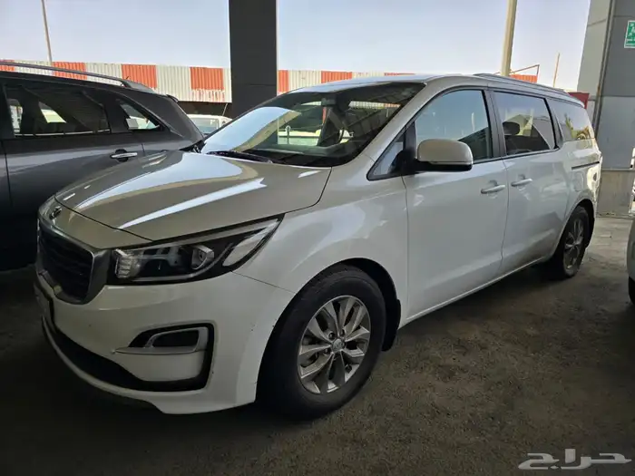 للبيع كيا كرنفال 2