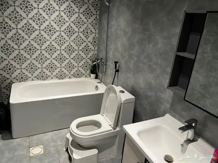 شقه ارضيه للبيع حق احد الدمام مساحة 181 م 3