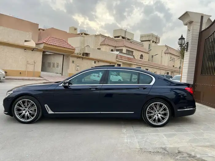 BMW - Li730 - - 2019 بي ام دبليو - سعودي - فل 18