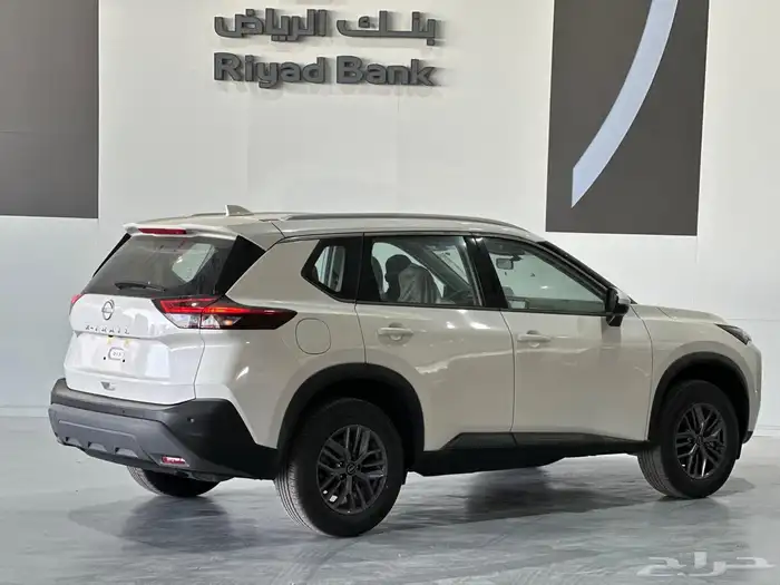 نيسان اكس تريل 7 مقاعد دبل Sاستاندر(107900) شامل الضريبة 1
