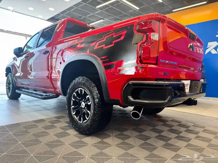 للبيع سلفرادو 2023 ZR2 مكينة 6.2 5