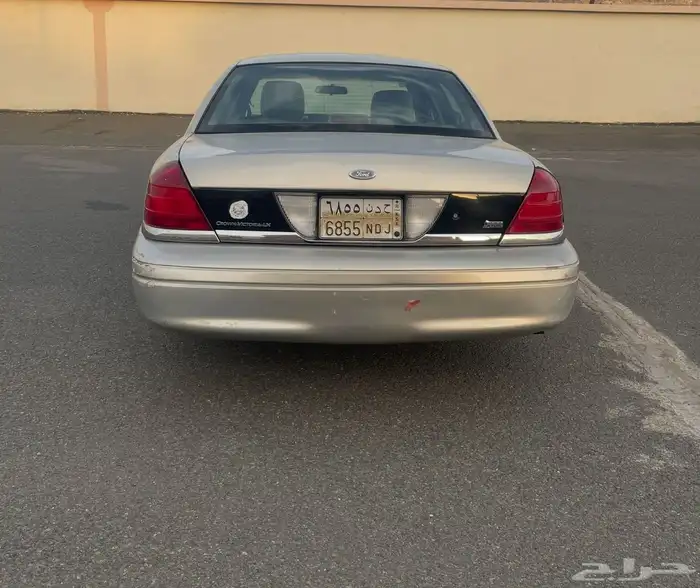 فورد كراون فكتوريا 2011 3