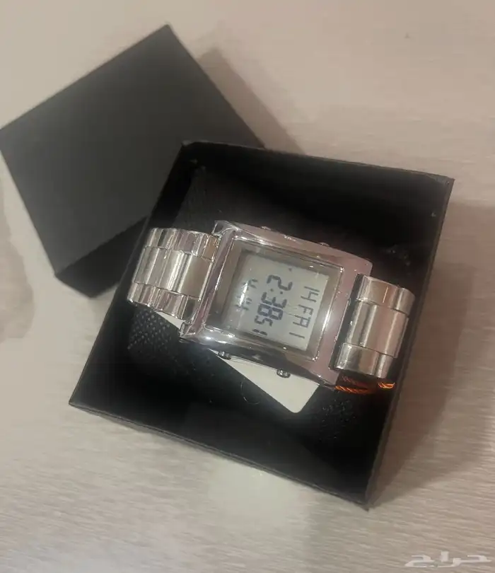 ساعة يد رجاليه رقمية مقاومة للماء جديدة 1