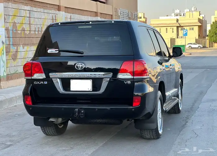 لاندكروزر GXR V8 15