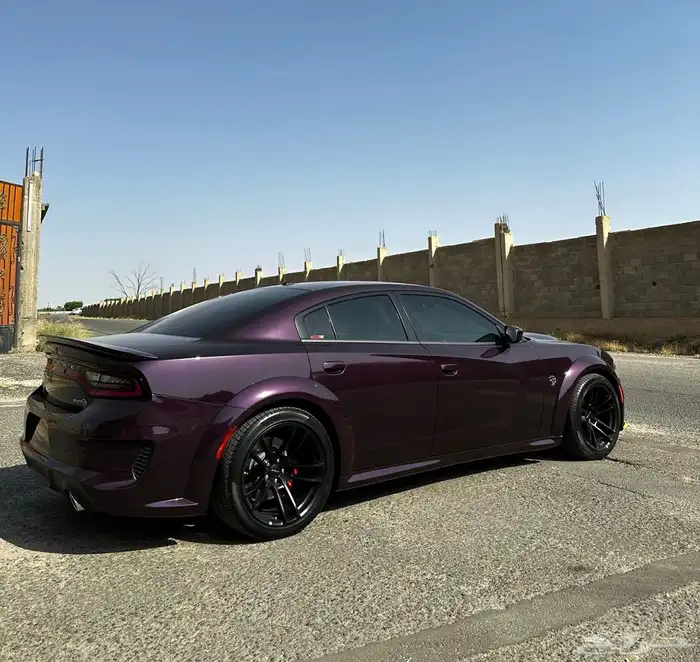 تشارجر هيلكات وايد بدي2022الوحيده بالمملكه باللون شبة اصفار 1