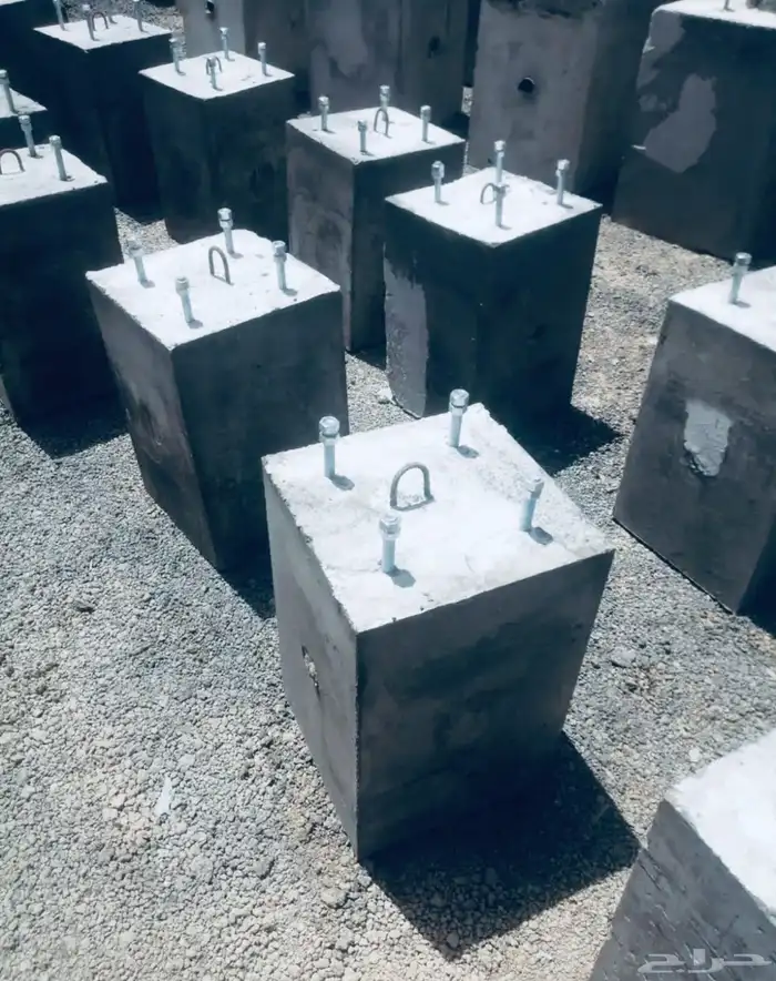 حواجز خرسانية مناهيل 12