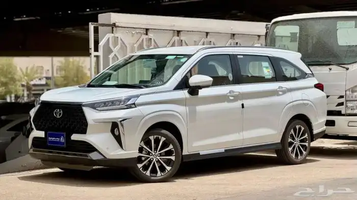 تويوتا فيلوز GLX فل كامل 2025 ( عازل حراري مجاني) 2