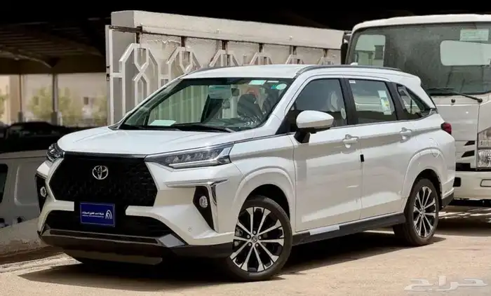 تويوتا فيلوز GLX فل كامل 2025 ( عازل حراري مجاني) 1