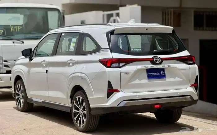 تويوتا فيلوز GLX فل كامل 2025 ( عازل حراري مجاني) 3